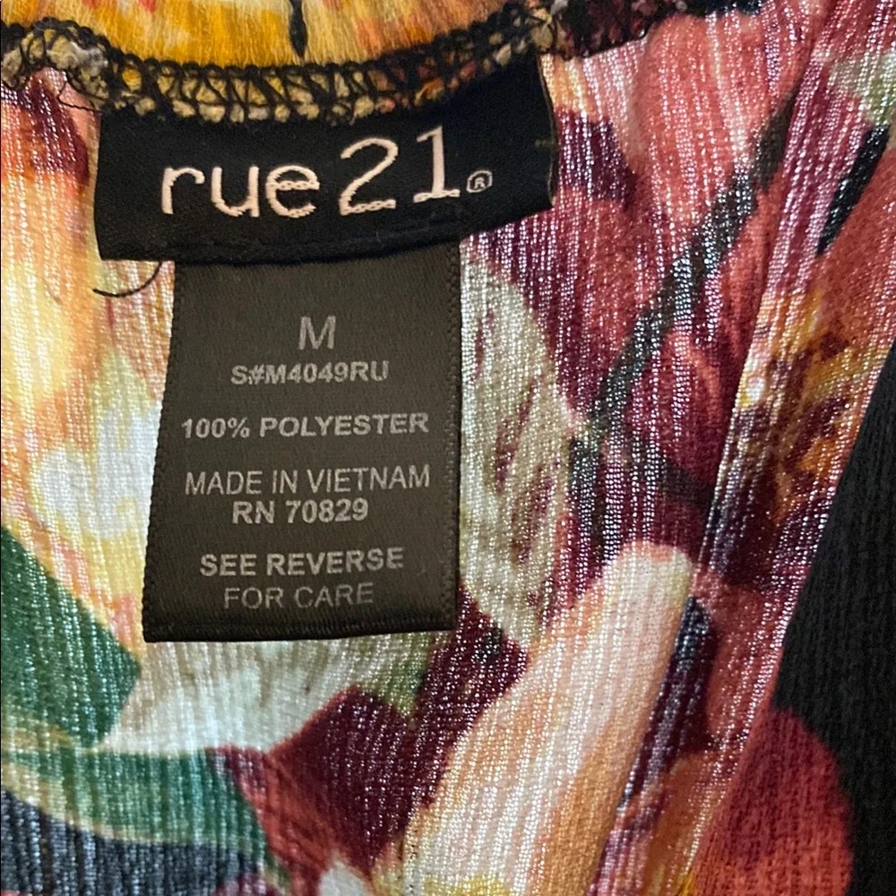 Floral Black Dress with Lace Detail - Picture 2 of 4